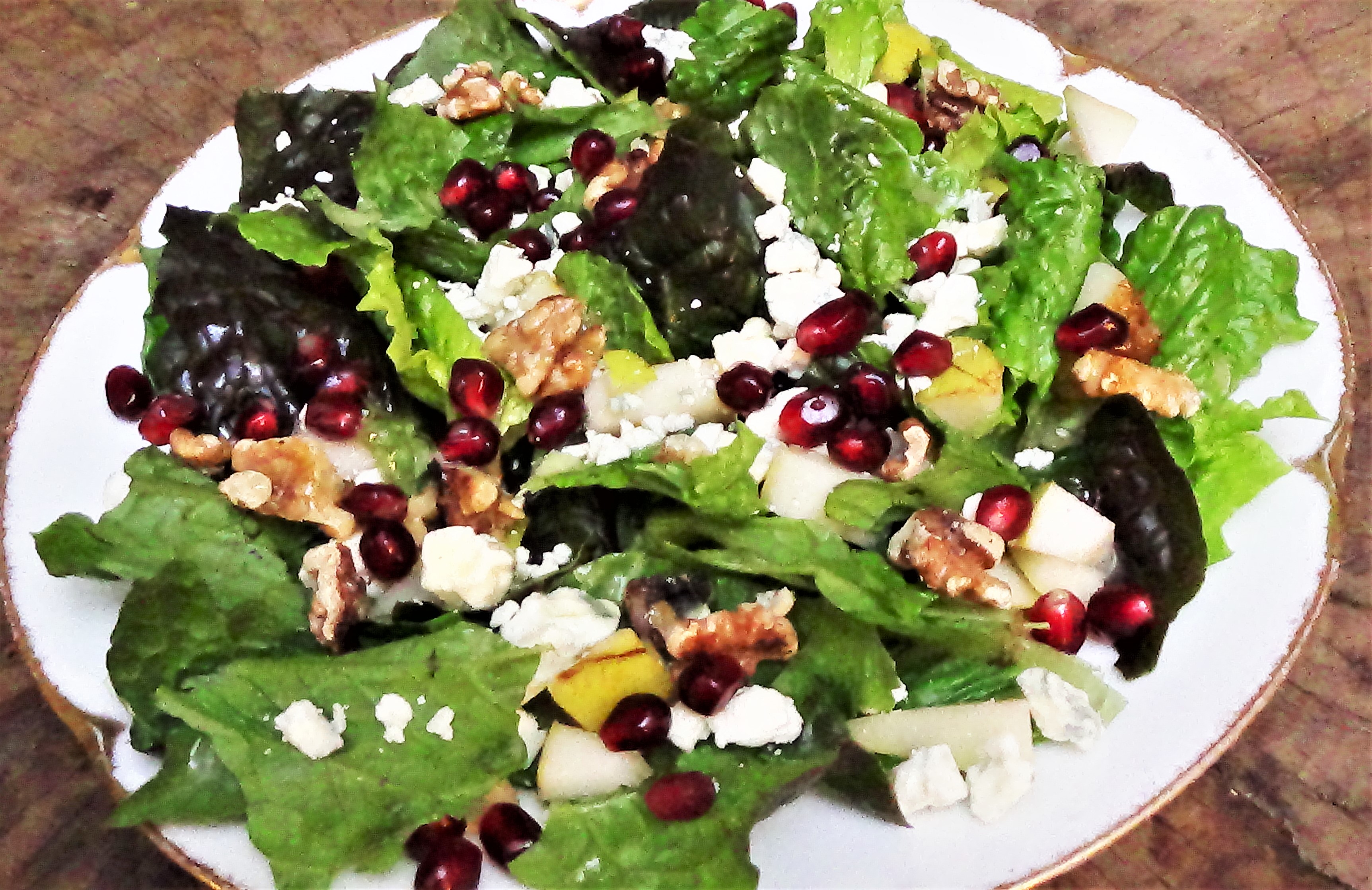 Pear, Blue Cheese and Pomegranate Salad with Riesling Dressing