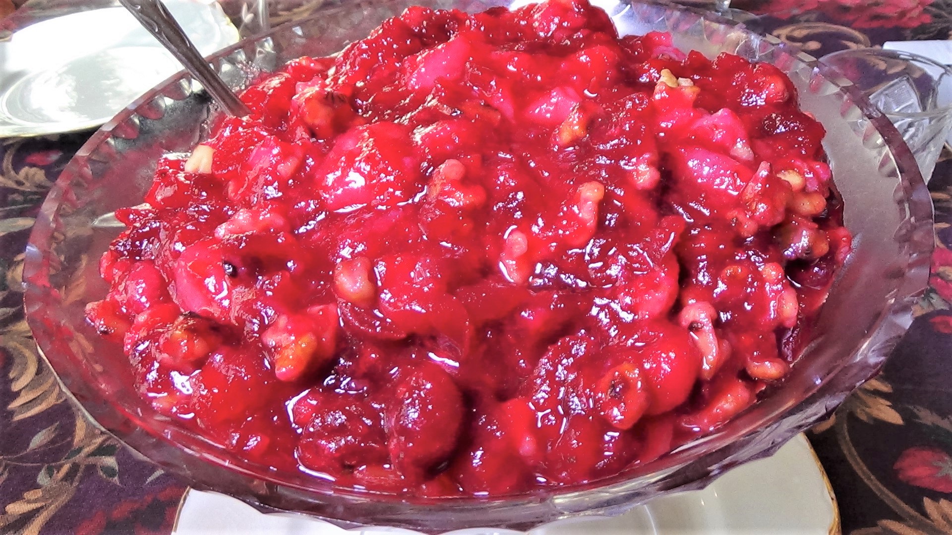 Cranberry Sauce with Pears and Walnuts