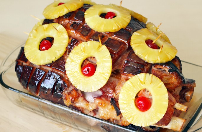 Baked Ham with Brown Sugar, Brandy and Pineapple Glaze