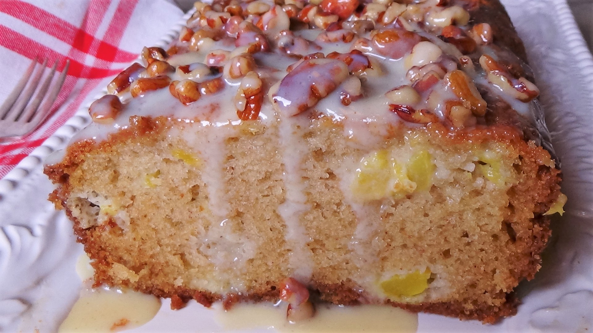 Fresh Peach Bread with Praline Topping